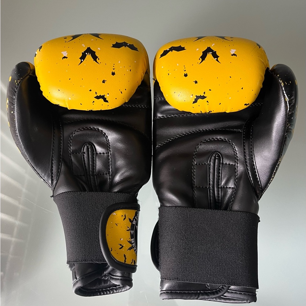 Black and Yellow Boxing Gloves - Picture 2 of 6